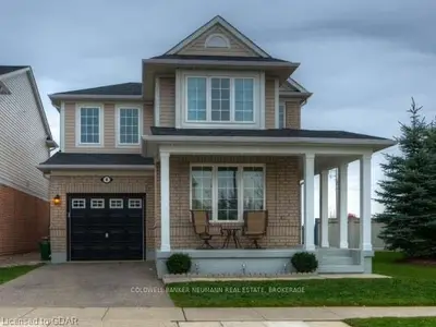 4 ARTHUR FACH DR, Cambridge, ON N1T 2G4