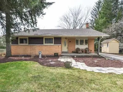 20 KNIGHTSWOOD BLVD, Guelph, ON N1E 3W4