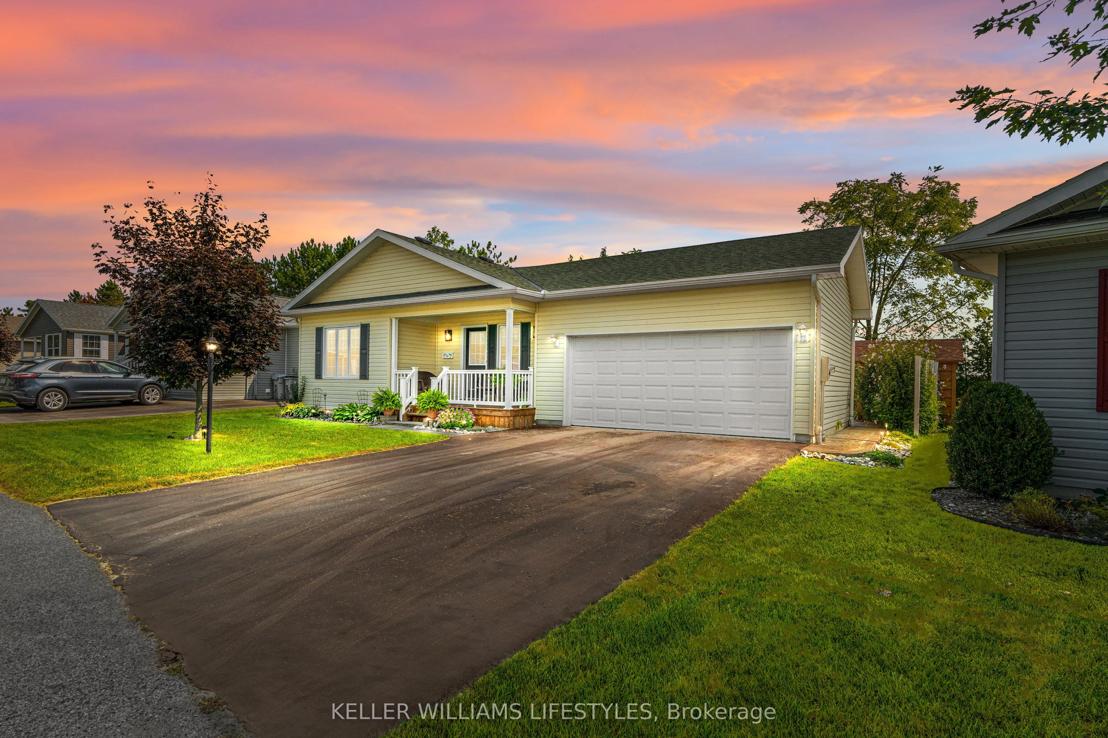 26 Bond Street, Strathroy-Caradoc, ON N7G 3L3
