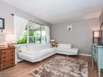 106 VICTORIA RD N, Guelph, ON N1H 5H3