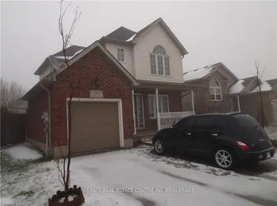 582 Mctavish Street S, Centre Wellington, On N1m 3v5