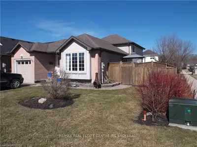 293 Tait Crescent, Centre Wellington, On N1m 3p7