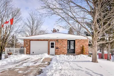 5 Smith Street, Centre Wellington, On N0b 1j0