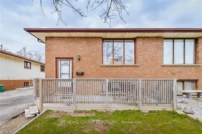 23 Nora Court, Cambridge, On N3c 3n1