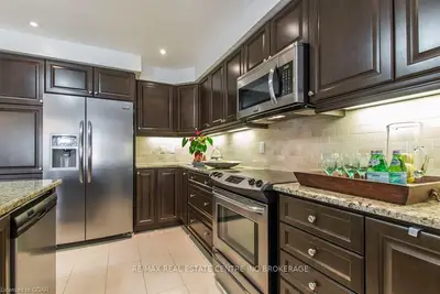 1035 Victoria Road S 37, Guelph, On N1l 0h5