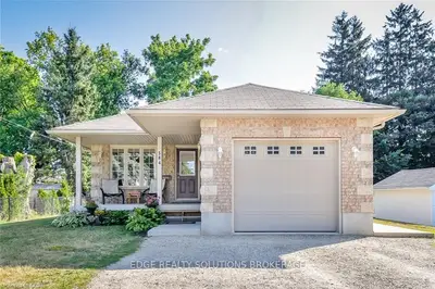 584 Woodside Street, Centre Wellington, On N1m 2m3