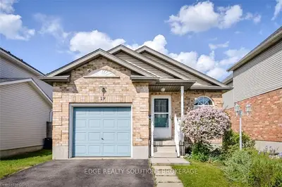 19 Gibbons Drive, Centre Wellington, On N1m 3t2