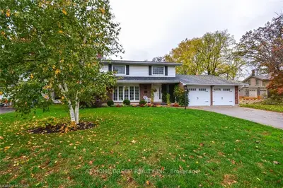 11 Maplewood Drive, Guelph, On N1g 1l9