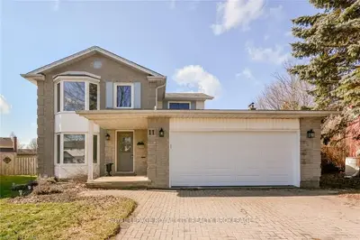11 Schuurman Court, Guelph, On N1g 4k1