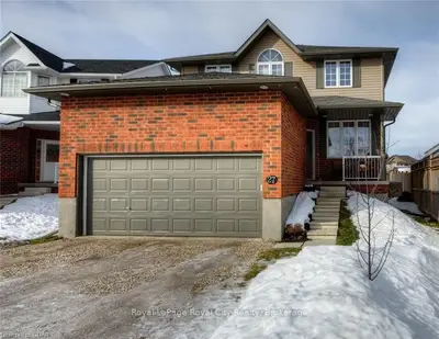 27 Revell Drive, Centre Wellington, On N1m 0a5