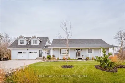 421 Wellington 18 Road, Centre Wellington, On N1m 2w3
