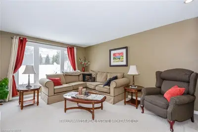 120 Woodlawn Road E 2, Guelph, On N1e 1b7
