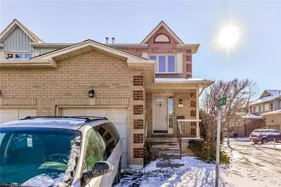 302 College Avenue W 172, Guelph, On N1g 4t6