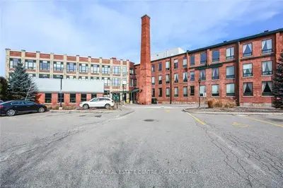 26 Ontario Street 122, Guelph, On N1e 7k1