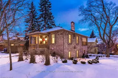 120 Glasgow Street N, Guelph, On N1h 4w3