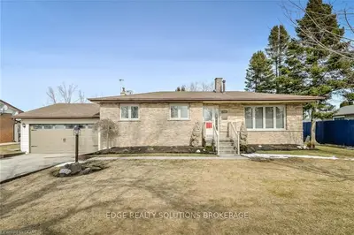 110 St Arnaud Street, Centre Wellington, On N1m 3b4