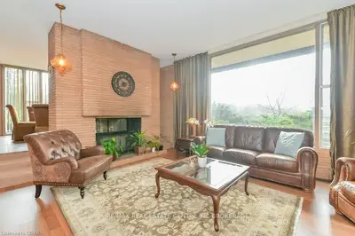 107 College Avenue W, Guelph, On N1g 1s3