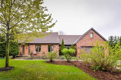 5886 Jones Baseline, Guelph/eramosa, On, N1h 6h7