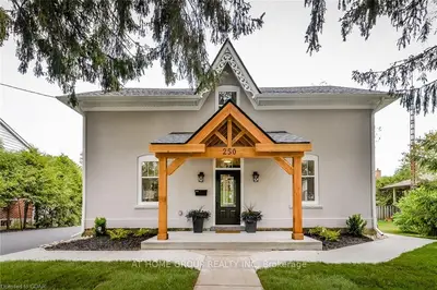 250 Albert Street W, Centre Wellington, On N1m 1x4