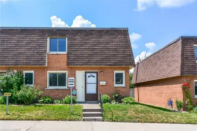 120 Country Club Drive 43, Guelph, On N1e 3k7