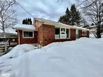 235 FRASERBURG Road, Bracebridge, ON P1L 0G9