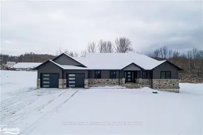 110 Balmy Beach Road, Georgian Bluffs, ON N4K 5N4