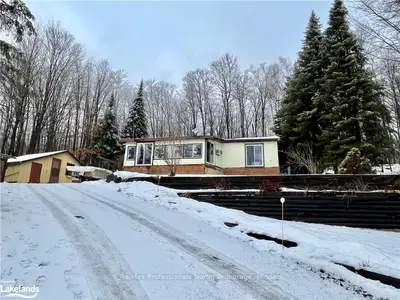 1113 LONG LAKE Road, Dysart et al, ON K0M 1S0