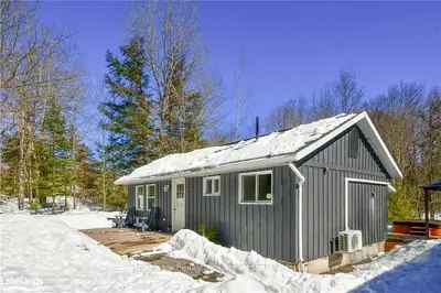 1030 OLD FALKENBURG Road, Bracebridge, ON P1L 1X4