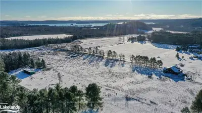 121 SKYHILLS Road, Huntsville, ON P1H 2N5