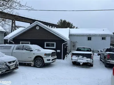 19 GIBSON Street, Parry Sound, ON P2A 1W5