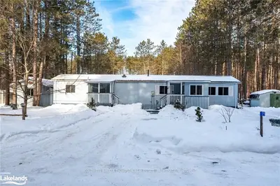 25 BUCK Avenue, Huntsville, ON P1H 2J2