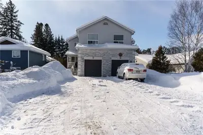 15 SABRINA PARK Drive, Huntsville, ON P1H 1L8