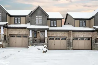 38 EAGLECREST Avenue, Huntsville, ON P1H 0G5