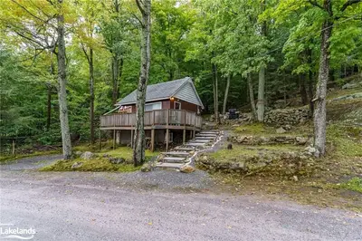 44 NORTH DEER LAKE Road, Huntsville, ON P0B 1L0
