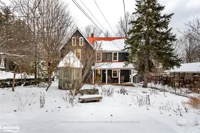 12 Lansdowne Street W, Huntsville, ON P1H 1W1