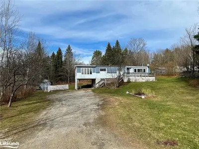 2363 60, Lake of Bays, ON, P1H 2J6