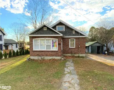 40 WAUBEEK Street, Parry Sound, ON P2A 1C2