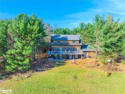 1030 SHEA Road, Muskoka Lakes, ON P0B 1M0