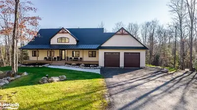 11 BOULDER Court, Huntsville, ON P1H 2N5
