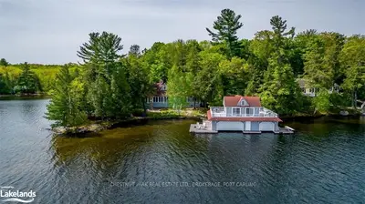 1124 ISLAND PARK Road 4, Muskoka Lakes, ON P0B 1J0