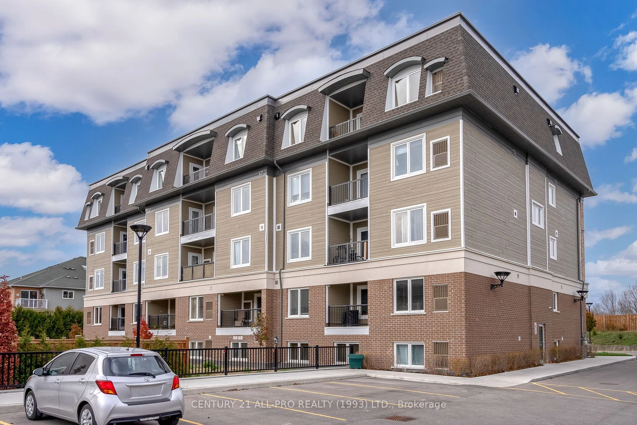Att/Row/Townhouse in Cobourg