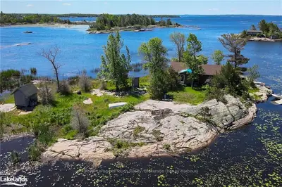2 ISLAND 380, Georgian Bay, ON, P0E 1E0