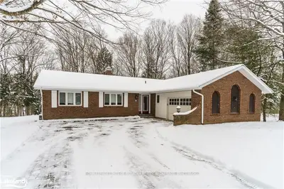 10 Wyldwood Court, Bracebridge, ON P1L 1L2
