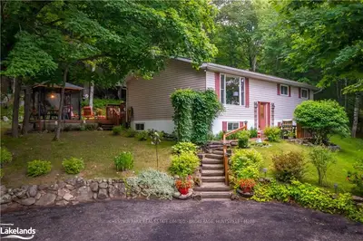 805 OLD MUSKOKA Road, Huntsville, ON P0B 1M0