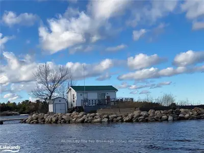 2 Island 1420, Georgian Bay, On, P0e 1e0