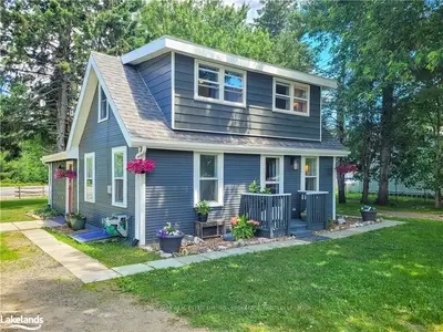 1 BRIDGE Street, Lake of Bays, ON P0B 1A0