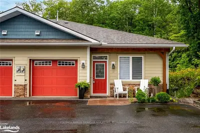 10 JORDAN Lane, Huntsville, ON P1H 1K9