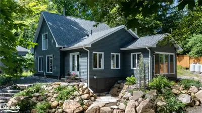 15 JOSEPH Street, Muskoka Lakes, ON P0B 1J0