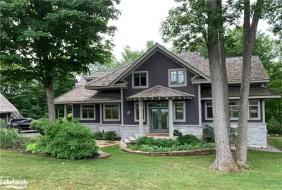 33 ESTATE Drive, Muskoka Lakes, ON P0B 1J0