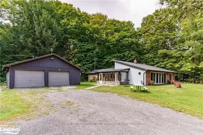 1134 BERT SIMS Road, Muskoka Lakes, ON P0B 1M0